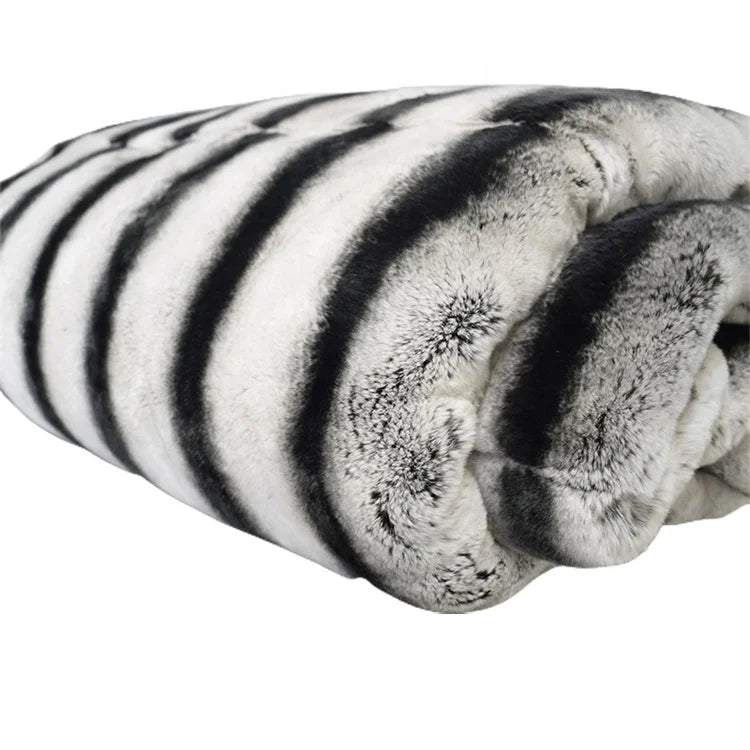 MWfur Factory OEM Luxury Bed Cover King Queen Fur Chinchilla Green Rex Rabbit Fur Throw Blanket for Home Decor