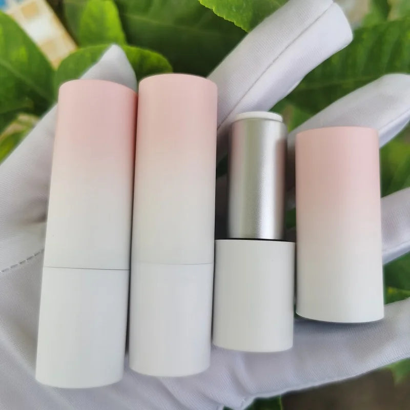 KH115 New Design Small Capacity Magnetic Button Round Shape Cute pink White Gradually Discolored Empty Lipstick Plastic Tube