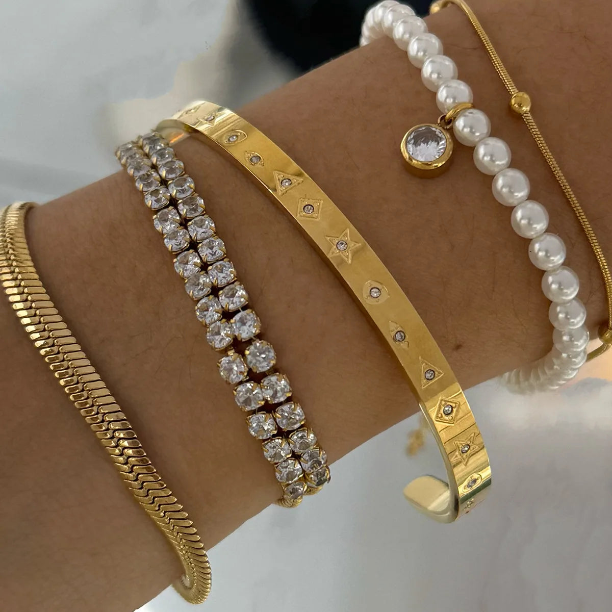 Wholesale Fashion Bracelet Jewelry Stainless Steel 18k Gold Vacuum Plated Claw Setting Zircon Bracelet Bangle for Women