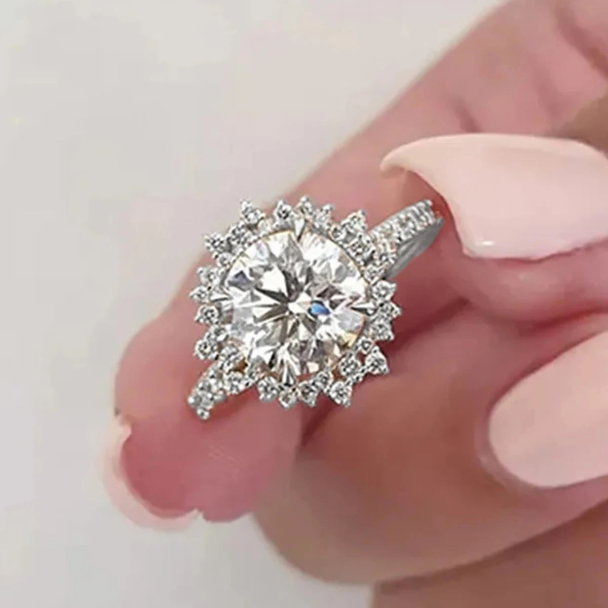 CAOSHI Custom Gorgeous Dazzling Flowers Design Crystal Imitated Diamond Finger Ring for Luxury Silver Plated Wedding Rings Women