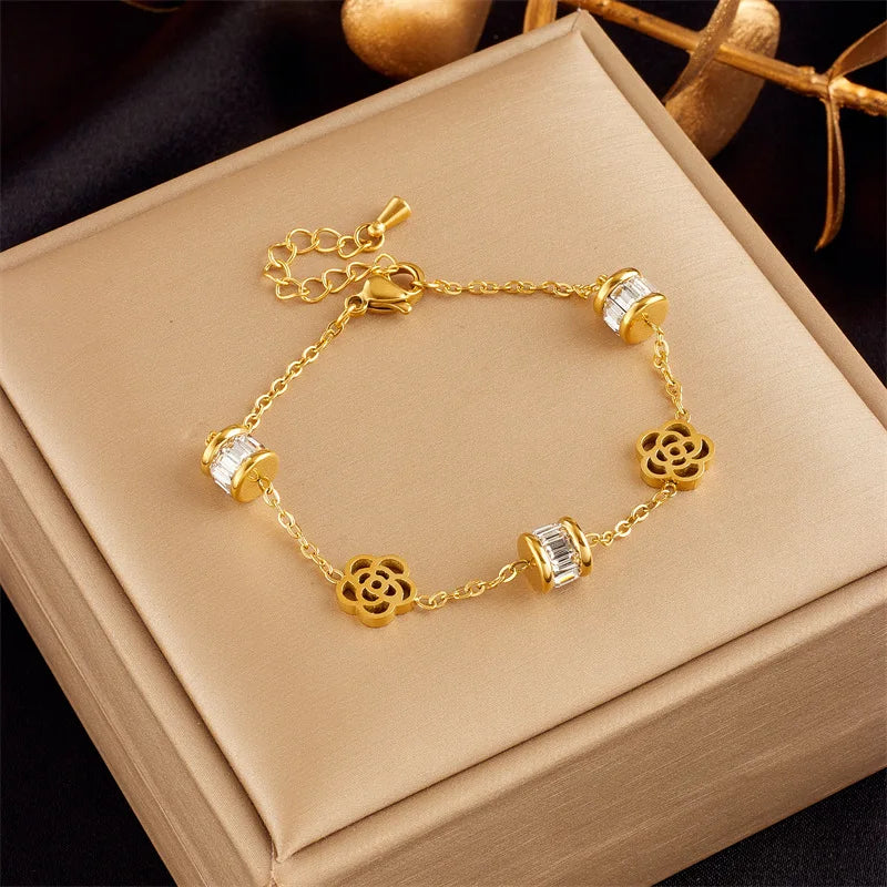 Vintage Pearl Bracelet OT Buckle Diamond Love Pendant Bracelet Women's Fashion Charm Bracelet Wholesale
