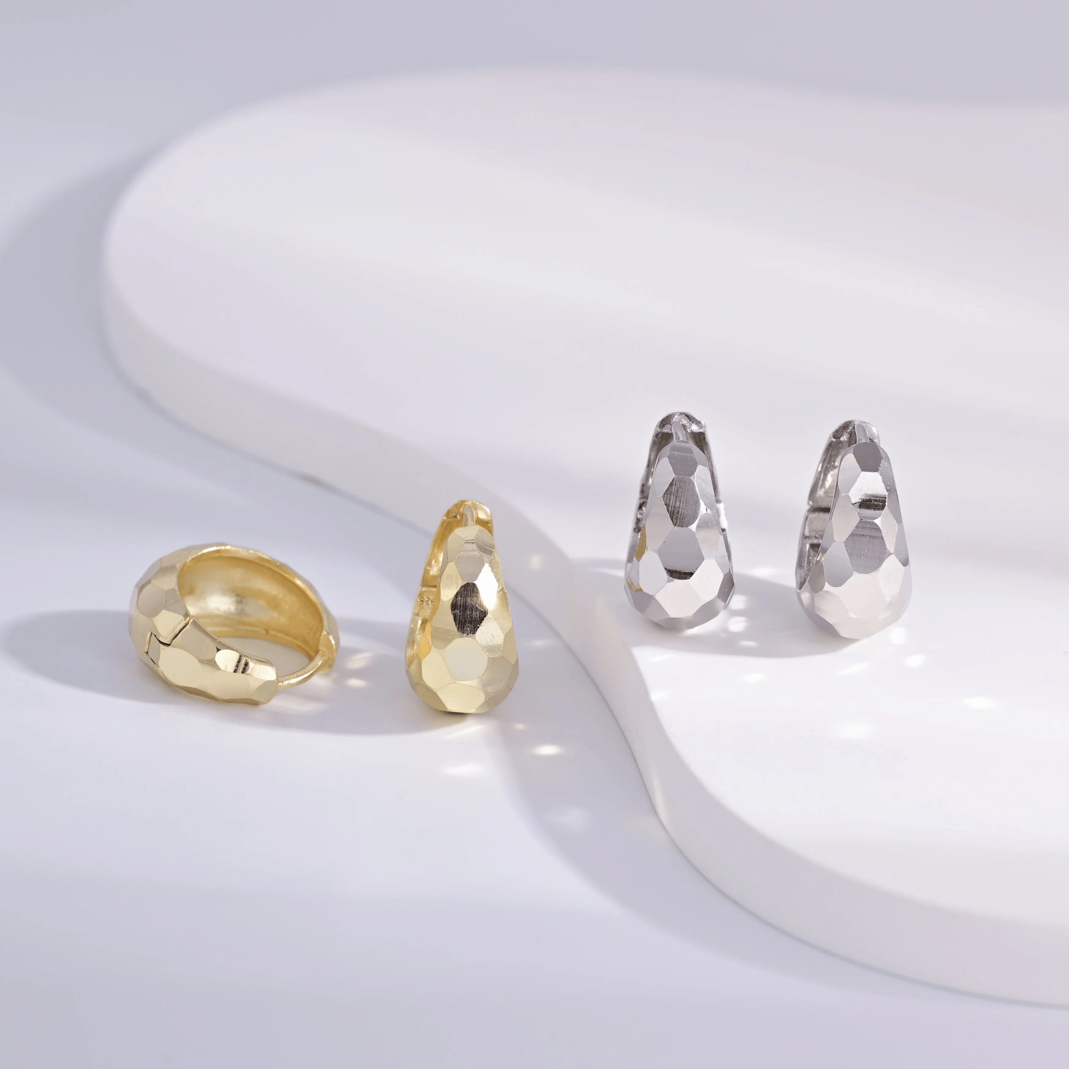 Wholesale Earrings Jewelry Gold Rhodium Plated Round Prismatic Cutting Huggie 925 Sterling Silver Fine Jewelry Earrings