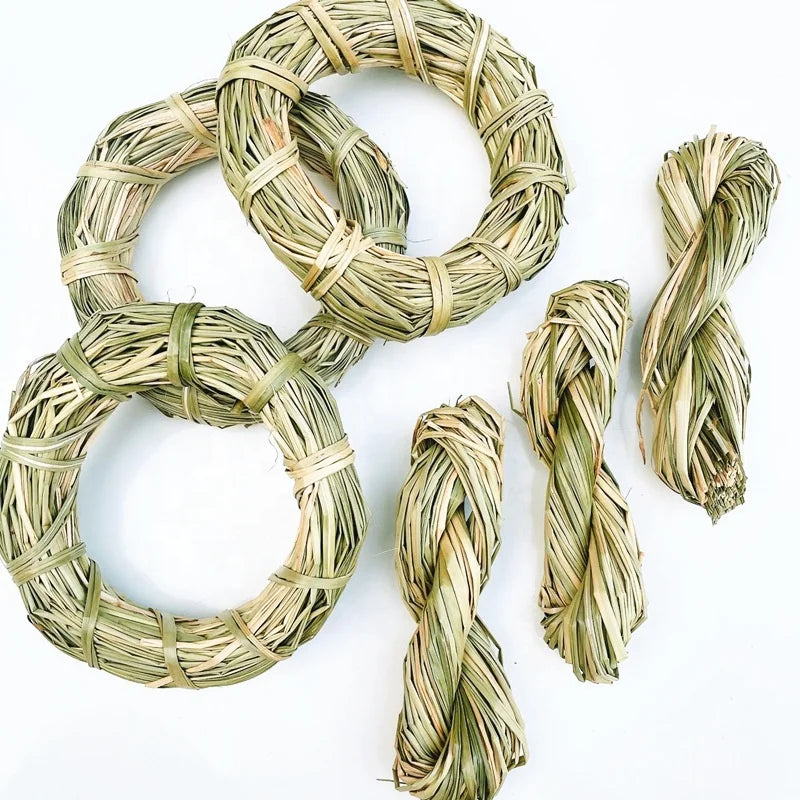 Hand-Woven Small Pet Molar Products Cute Rabbit and Hamster Grass Toys Waterweed Grass Ring for Pet Cages