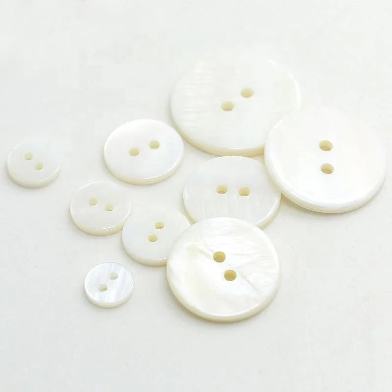 Wholesale Customization Natural White Mother of Pearl 2-Hole Buttons Flatback Style with Pattern Decorative Use WIKO RSD33335