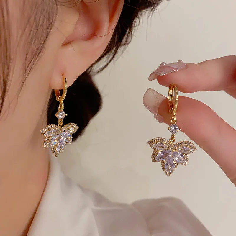2023 New Luxury Maple Leaf Earrings Korean Style Fashion Crystal Earrings Gold Hoop Zircon Earrings