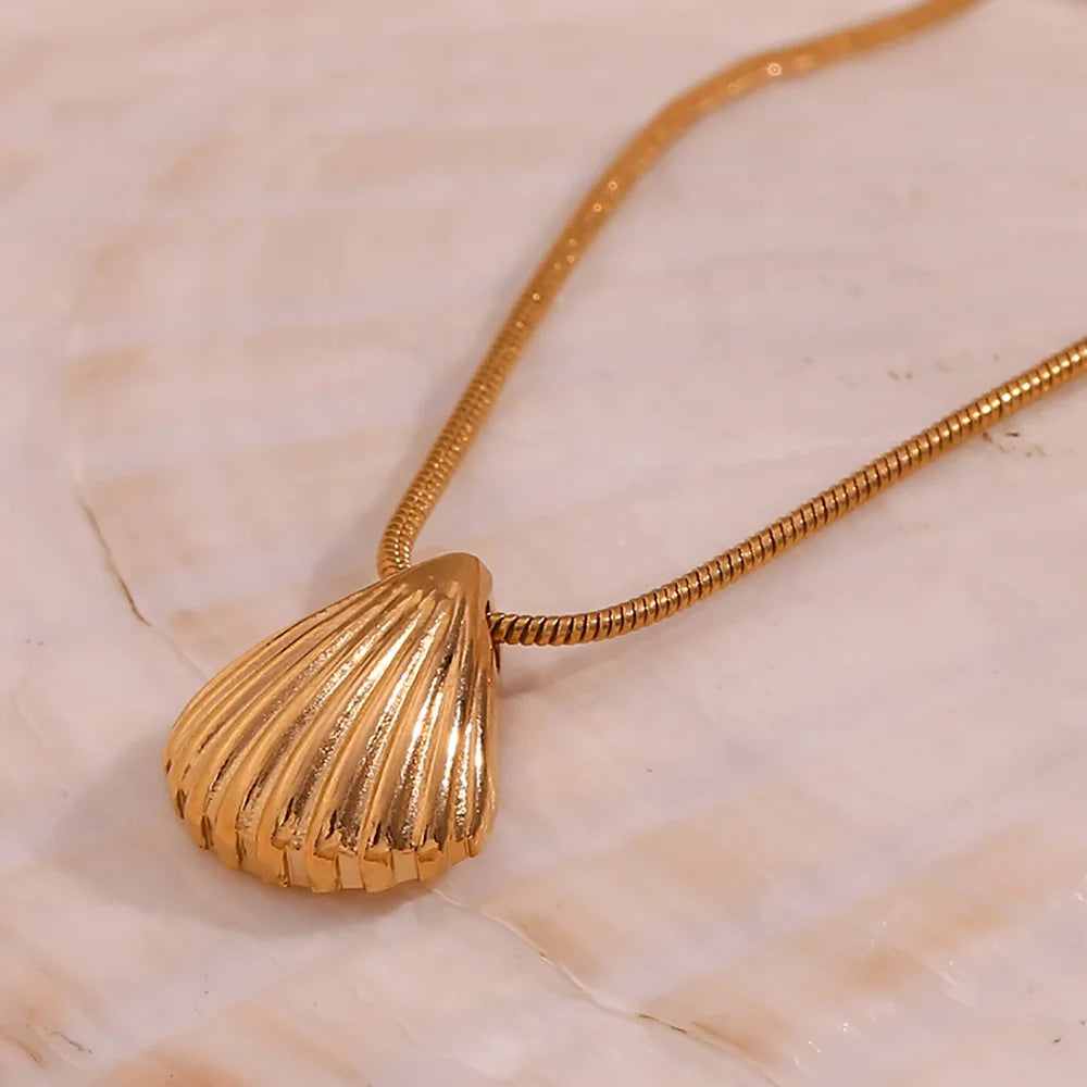 Dreamshow Shell Necklace 18k Gold Plated Stainless Steel Necklace Tarnish Free Women Accessories Collier En Acier Inoxydable