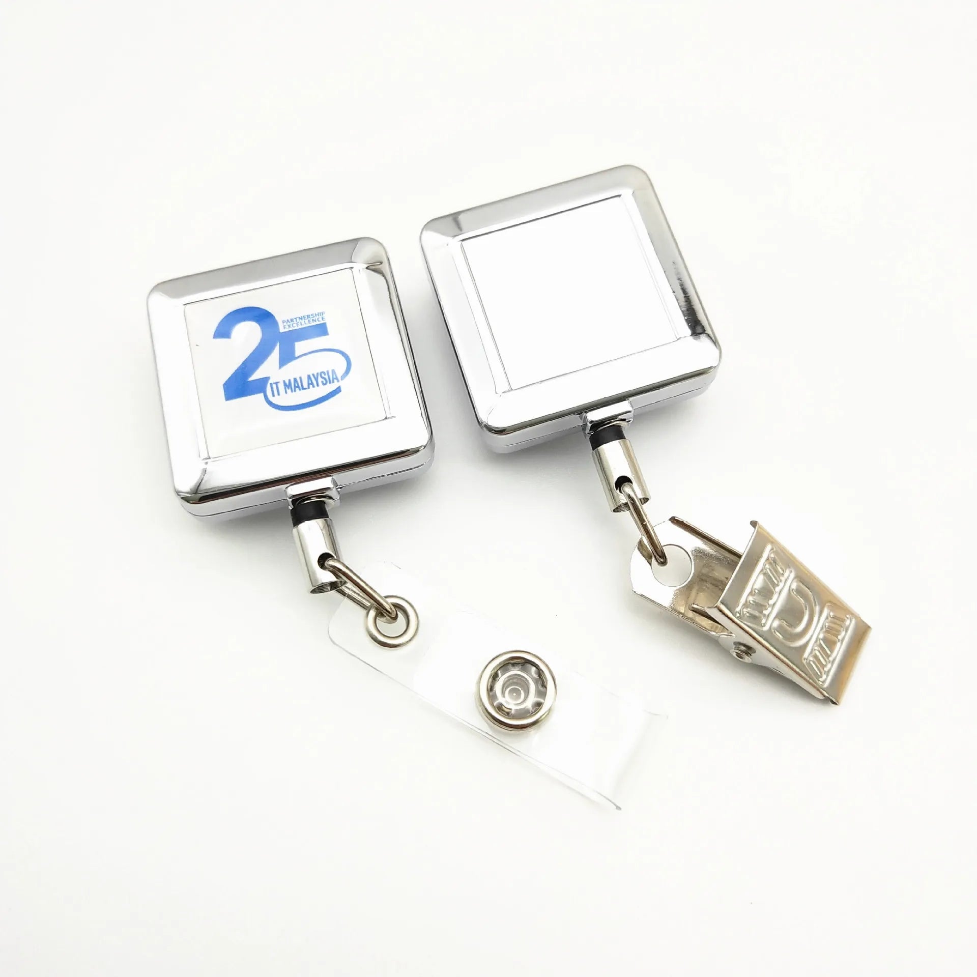 High Quality Alloy Heavy-Duty Metal Keychain Square Retractable Badge Reel Nurse ID Card Badge Holder Carabiner Key Ring
