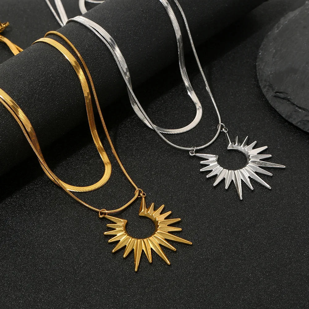 Fashionable Women's Double-layer Stainless Steel Sunflower Pendant Necklace Waterproof 18k Gold Flat Snake Bone Chain Jewelry