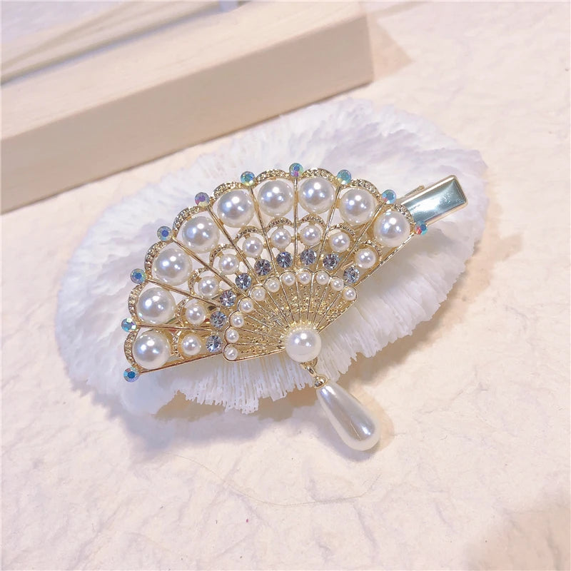 Vintage Fan Shaped Hair Clip Ladies Rhinestone Pearl Lovely Shell Hair Clip Women Rhinestone Hairpins Girls Geometric Hair Pins