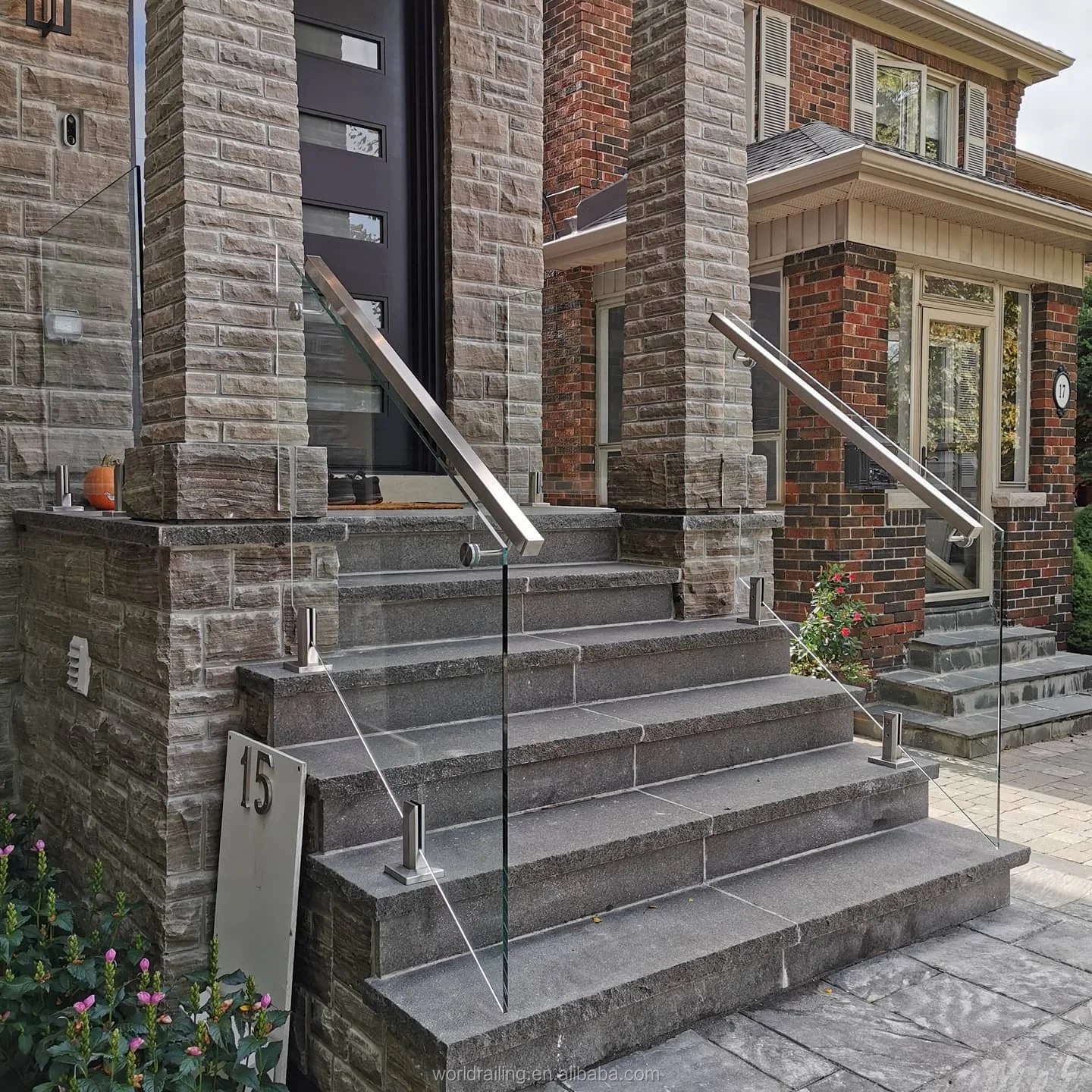 YL Low Maintenance Stainless Balustrades Hardware Glass Railing Stair