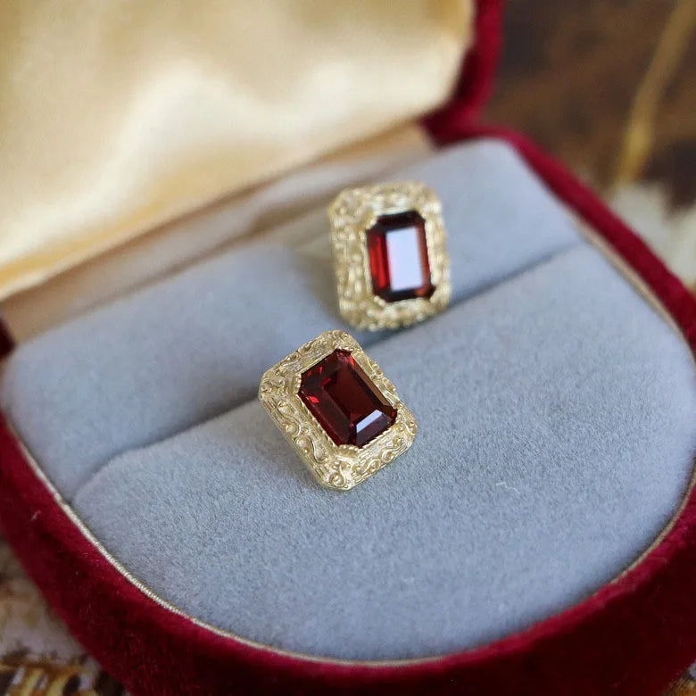 Hot Selling Vintage S925 Silver Ruby Earrings Gold Plated Sterling Silver Red Gem Stud Earrings for Women Girls