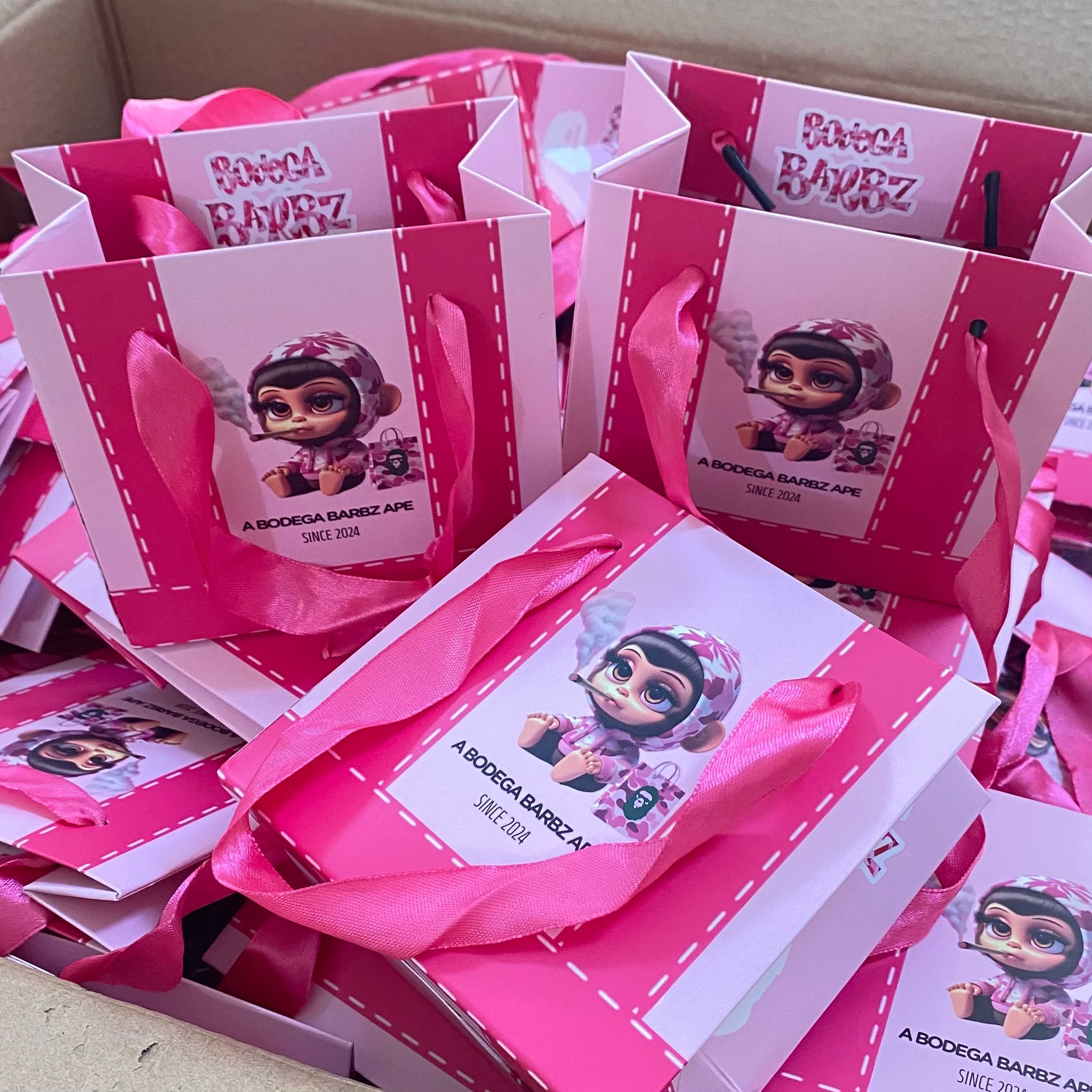 Custom Design Printed Shopping Gift Packaging Paper Bag With Your Own Logo Luxury Thick Paper Bag for Clothes