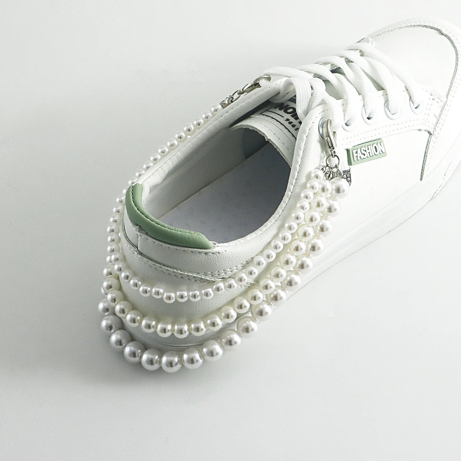 Elegant Pearl Chain Sneaker Accessory Handmade Triple Layers Faux Pearl Shoe Chain Charms Bridal Shoe Decoration Party Favors
