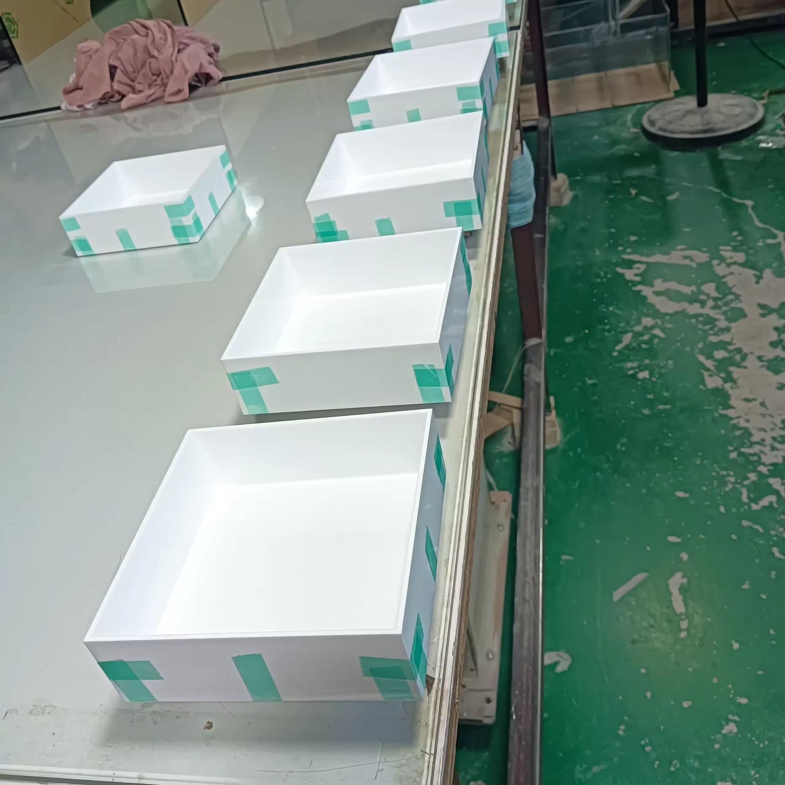 White Acrylic Square Display Boxes  Buffet Risers Stands Food Holder for Party Table Wedding Decoration Carton Packed