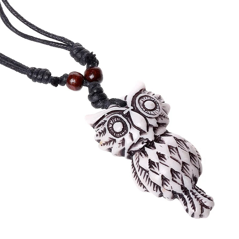 Vintage Resin Owl Pendant Necklace Fashionable Short Necklace for Women and Men's Engagement Anniversary Wedding Parties