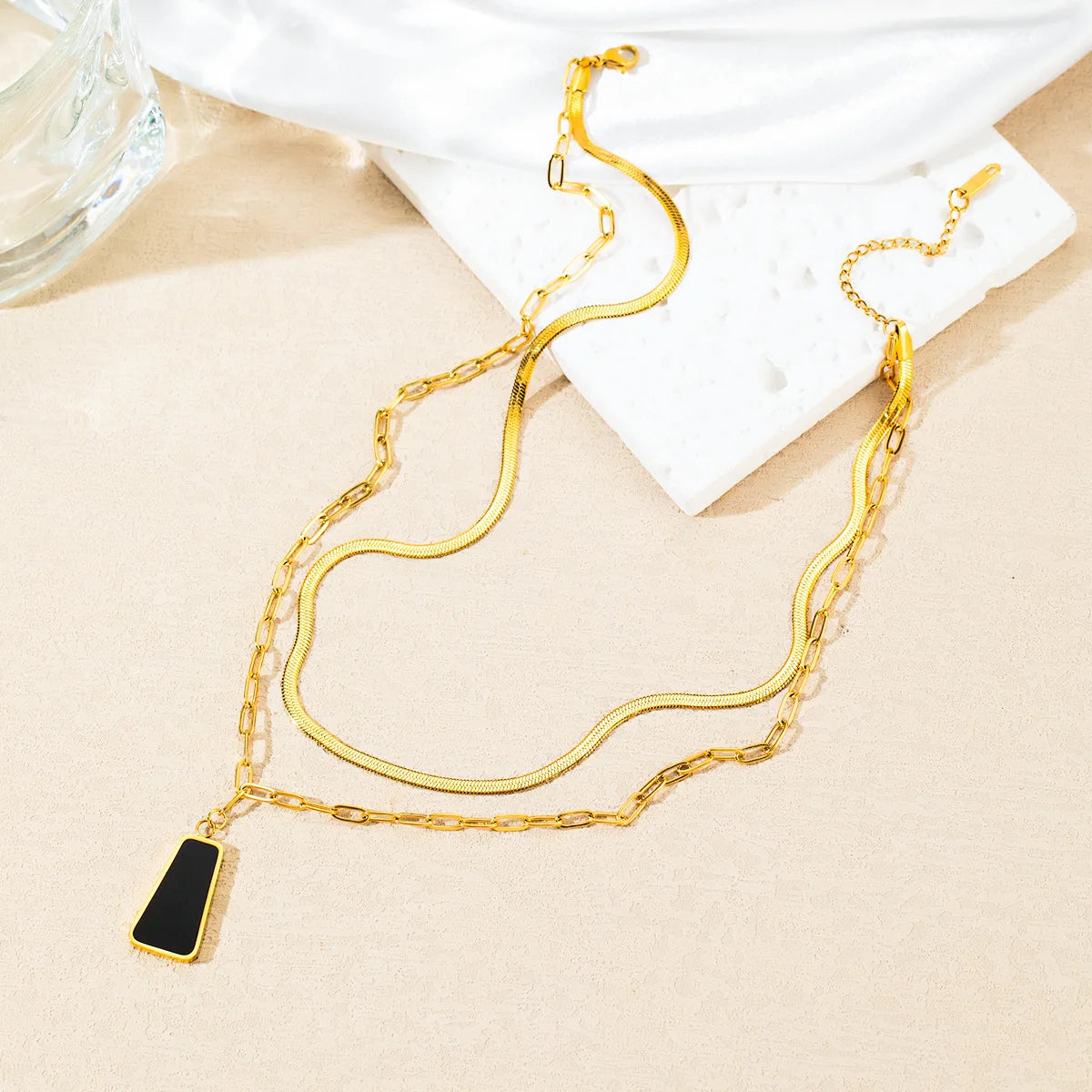 New Trapezoidal Black Shell Exquisite Simple Gold-plated Titanium Steel Necklace Earrings Ring Three-piece Set