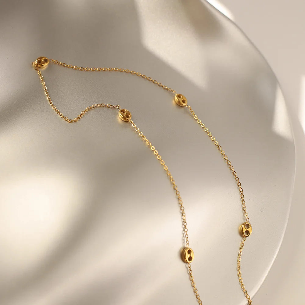 Wholesale Custom Simple Coffee Bean Necklace Latest New 18K Gold Plated Dainty Stainless Steel Niche Fashion Jewelry for Parties