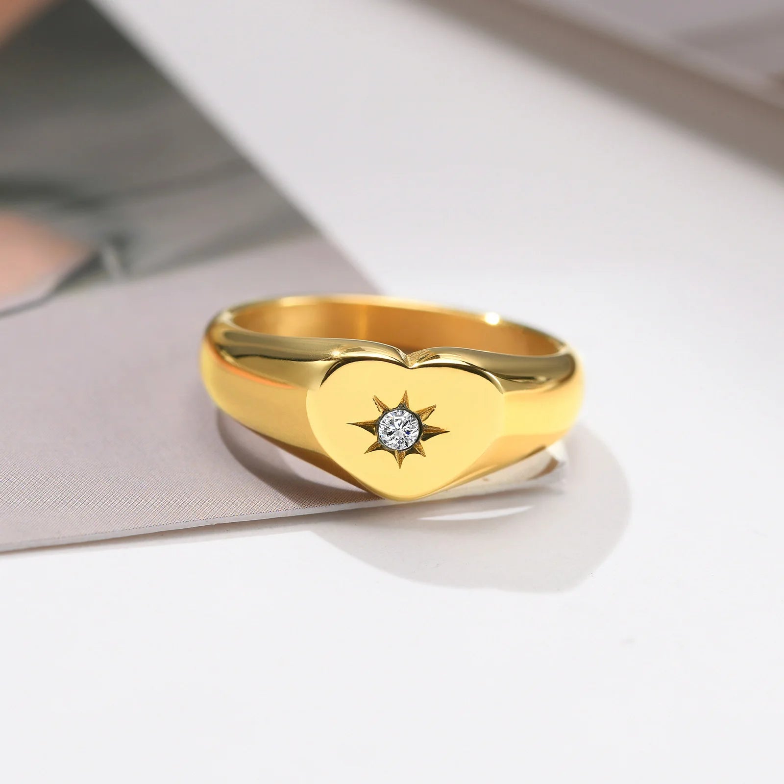 Fenny 18K Gold Plated No Fade Dainty Cute Star Burst Zirconia Love Heart-shaped Stainless Steel Finger Ring for Women