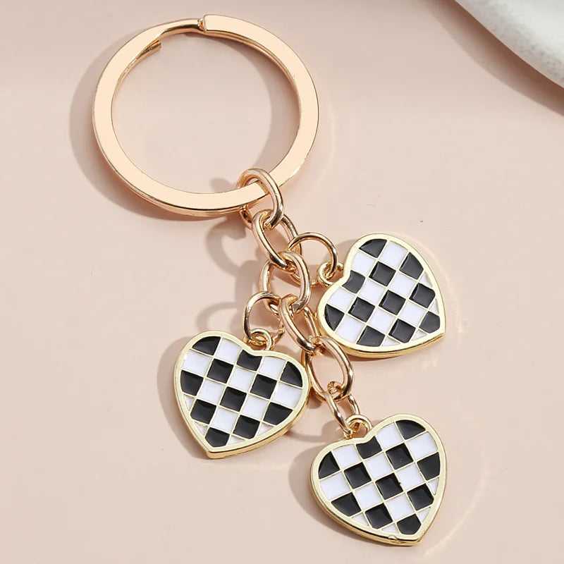 Manufacturer Enamel Heart Checkerboard Metal Pendant Bag Key Ring Accessories Plaid Pattern Lattice Chequer Charm Car Key Chain