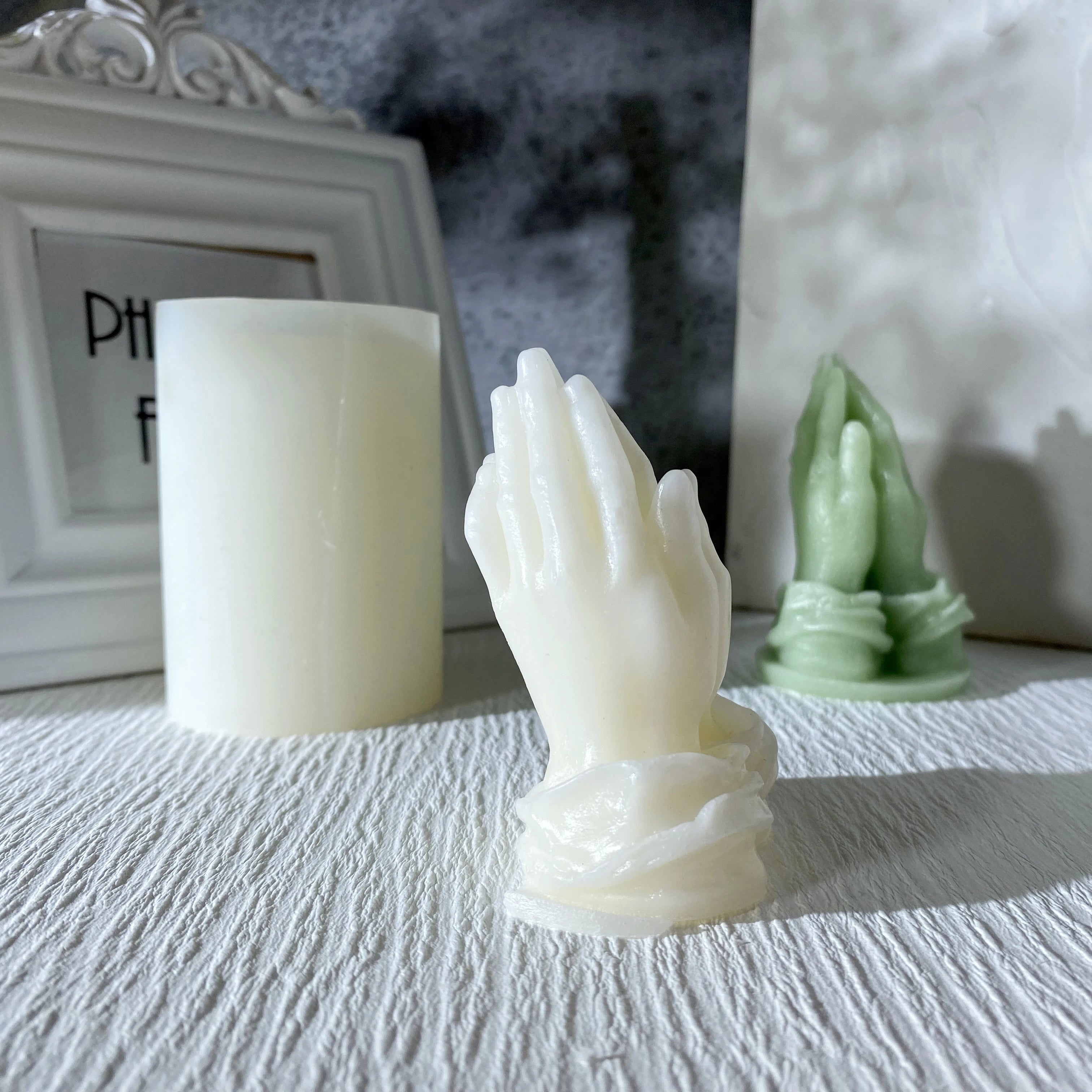 D-8141 Palms Together Candle Mold Hands Folded Prayer Silicone Mold Scented Candle Making Supplies Plaster Ornament Wax Mould