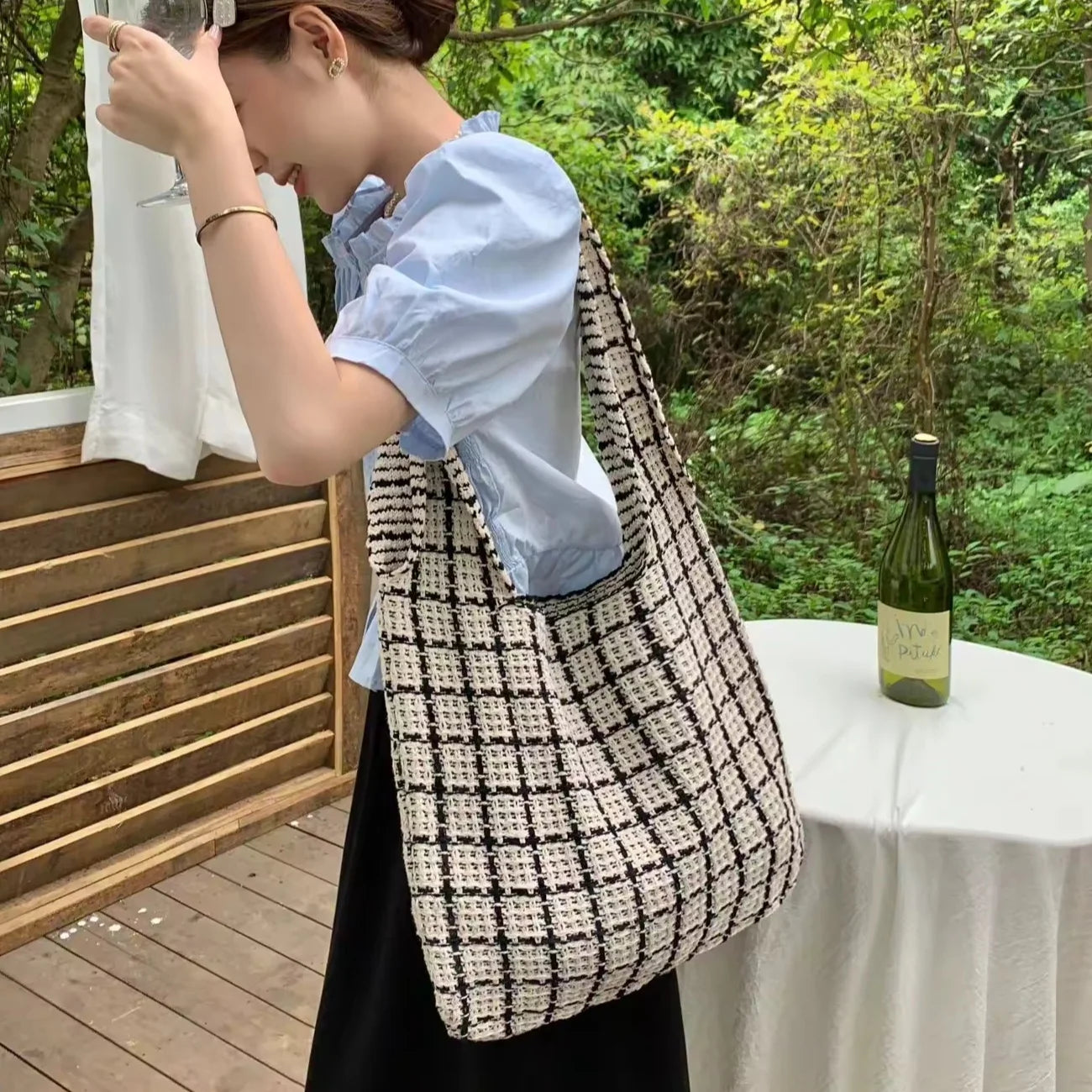 2024 Vintage Korean One-Shoulder Checkered Pattern Knitted Tote Bag Fashionable Portable Dual Open for Women for Summer Winter
