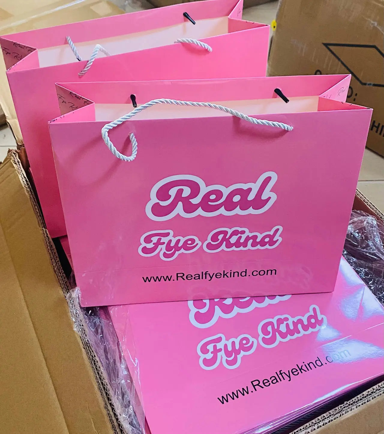 Wholesale Custom Christmas Gift Bags with logo Shopping Bag Hard Paper Bag