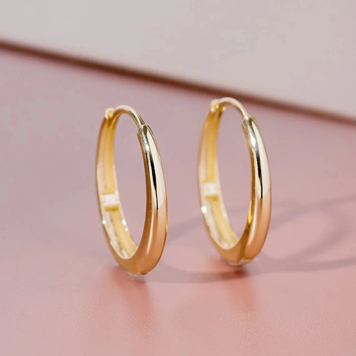 CAOSHI Wholesaler Simple Design Gold Plated Small Glossy Circle Earrings for Women Wedding Fashion Party Jewelry Hoop Earrings