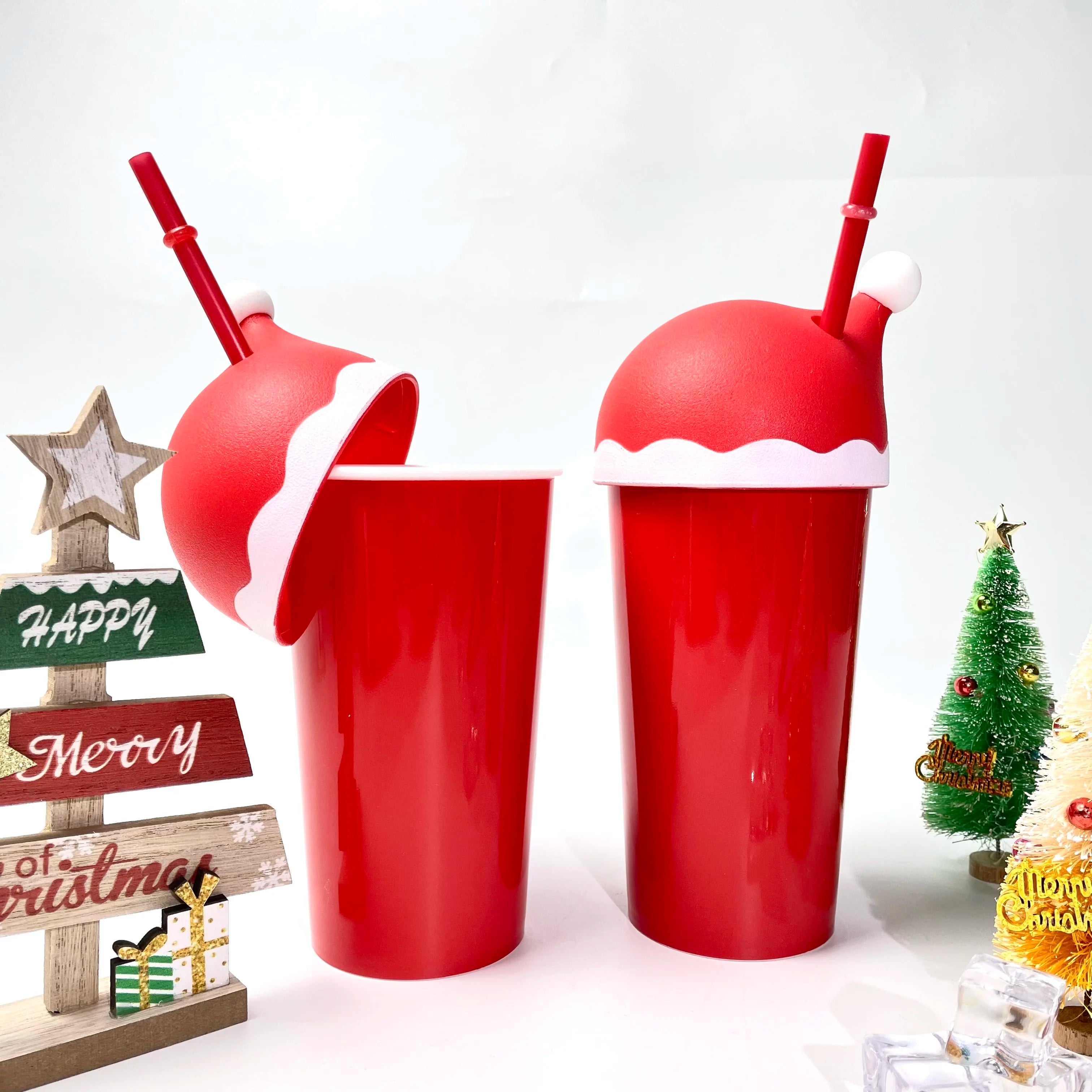 Merry Christmas Gift Idea Stock Wholesale Plastic Straw Tumbler Red Santa Hat Cold Coffee Cup