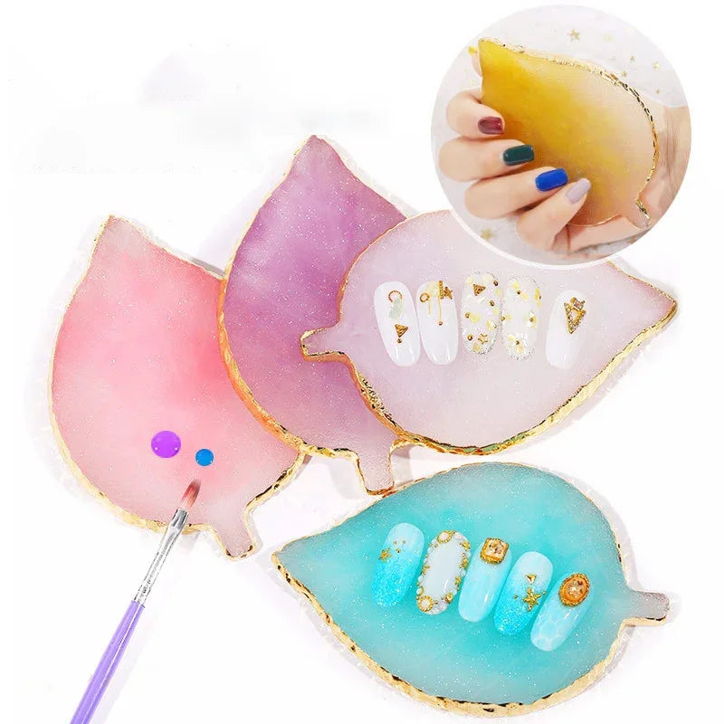 Gel Polish Resin Nail Art Palette with Heart Shape Design 10x9cm for Manicure Nails Display