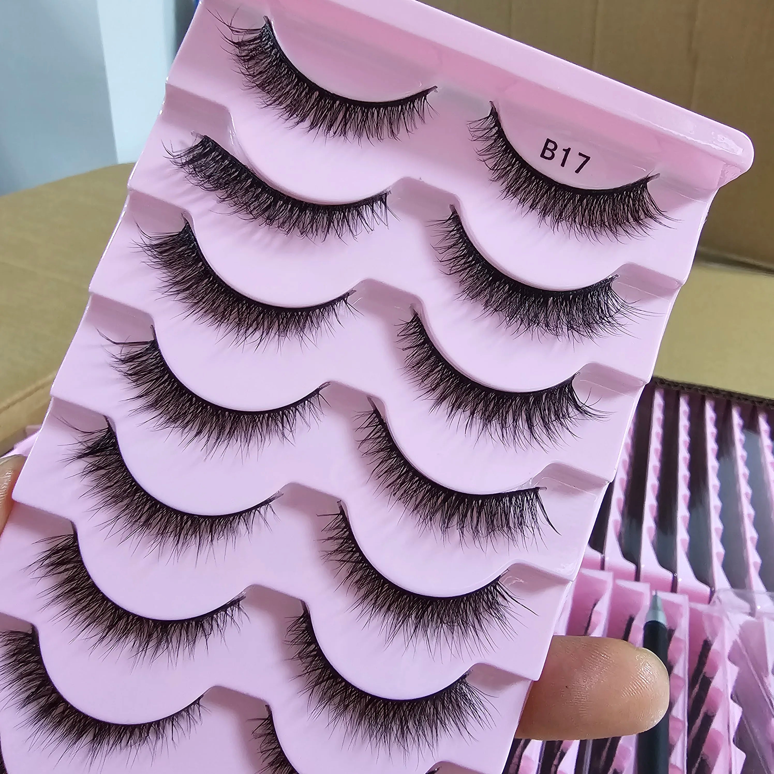 Natural Faux Mink Handmade Eyelash Strips Wholesale Fox Cat Eye Lashes Full Strip Lashes Thin Clear Band Natural Long Black
