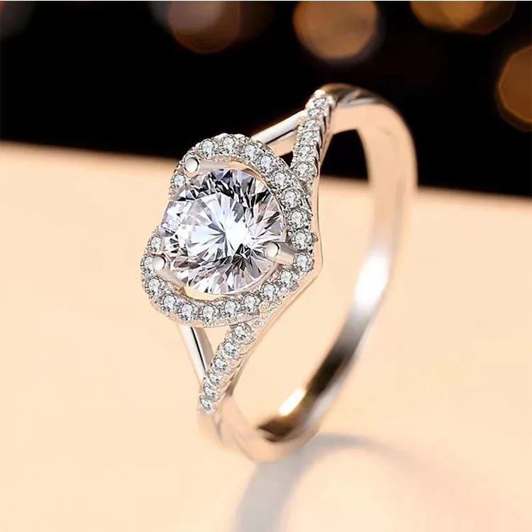 Platinum Plated Wedding Ring for Women Moissanite Heart Diamond Engagement Rings Imitation Diamond Six Claw Moissanite Ring