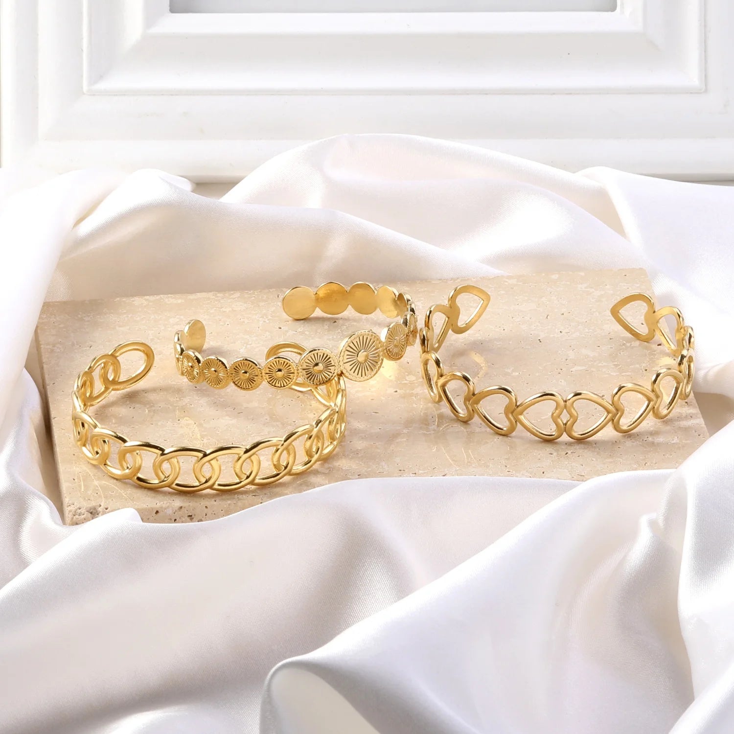 Personalized Design Fashion Stainless Steel Cuff Bangles Waterproof 18K Gold Plated C-shaped Open Cuff Bracelet Bangle for Women