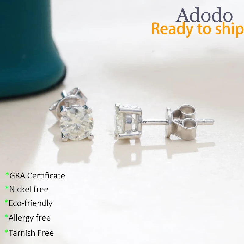 Fine Jewelry S925 Sterling Silver Classic Four-claw Stud Earrings Light Luxury 1Carat D Moissanite Stud Earrings for Women