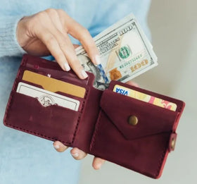 Custom Engraved Logo Luxury Women Wallet Full Grain Crazy Horse Leather Vintage Style RFID Feature Short Length Polyester Open