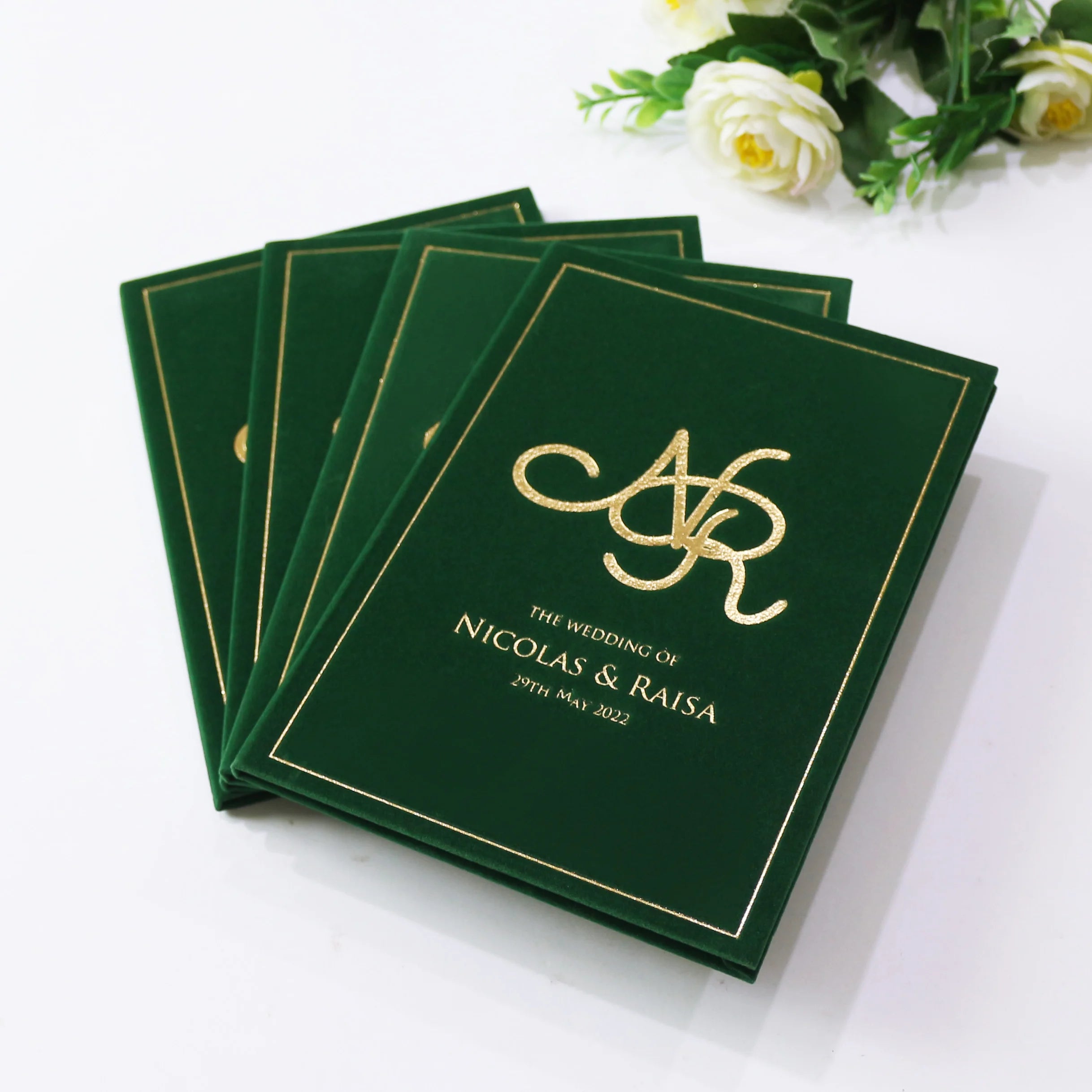 Personalized Gold Foil Dark Green Velvet Hardcover Booklet Invitations With Envelope Luxury DIY Wedding Invitation Cards