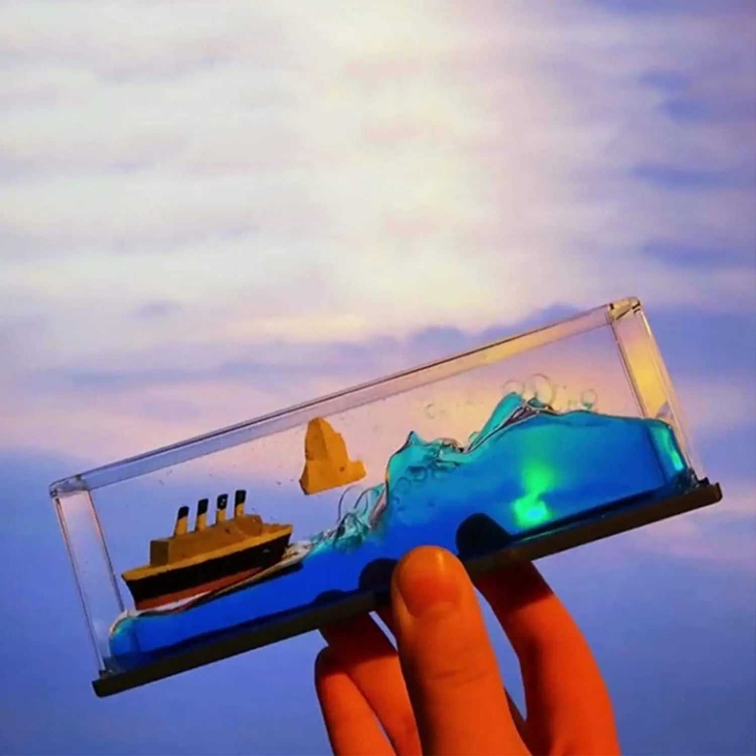 Acrylic Cruise Ship Mode Fluid Drift Bottle Iceberg Home Decor Never Sinks Decoration for Car Decoration Display Gifts