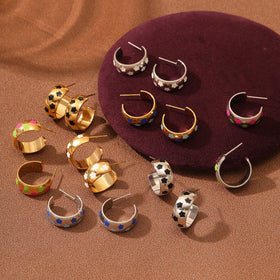 Nimai Stainless Steel Huggie Earrings PVD Gold Plated Chunky Cc Hoop Star Enamel Earrings for Ladies Waterproof Jewelry