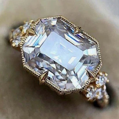 CAOSHI New Noble Rings Women Girls Large Clear Radiant Zircon Rings Gold Flower Carved Radiant Vintage Rings Women