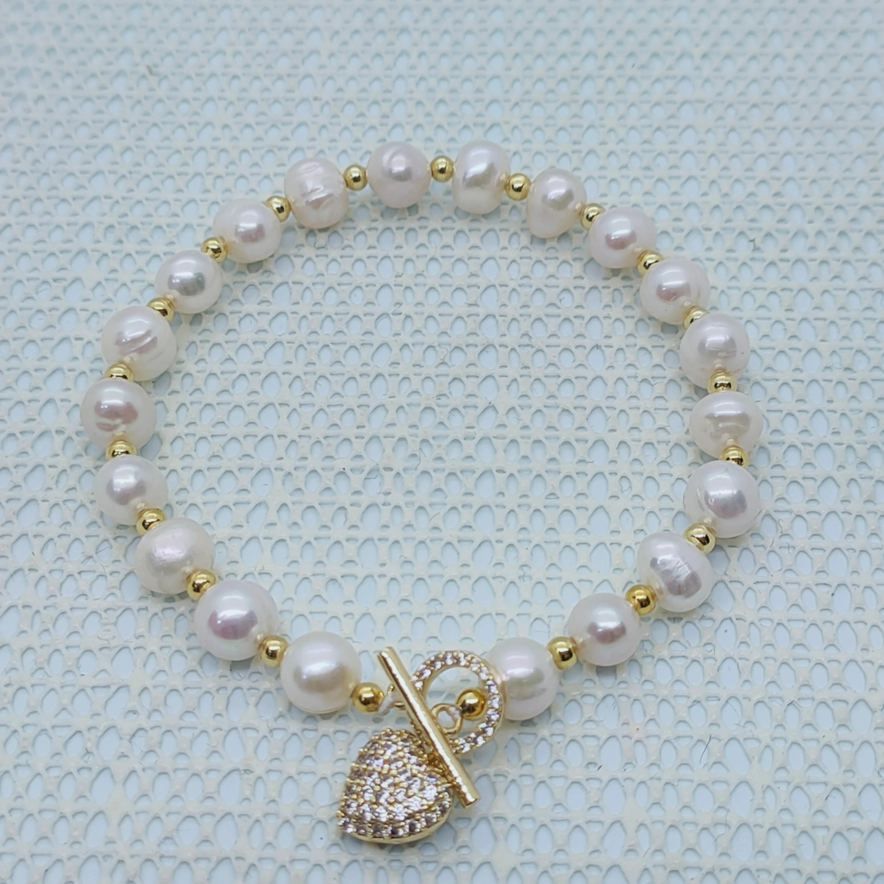 Hot Sale 7-8mm Freshwater Pearl Bracelet Girl Love Pendant in Potato Shape Gold Plated Cute Style for Party or Gift
