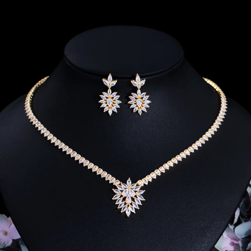 Stunning Cubic Zirconia Flower Leaf Drop Earrings and Necklace Nigerians Luxury Jewelry Set for Brides Wedding Evening Party