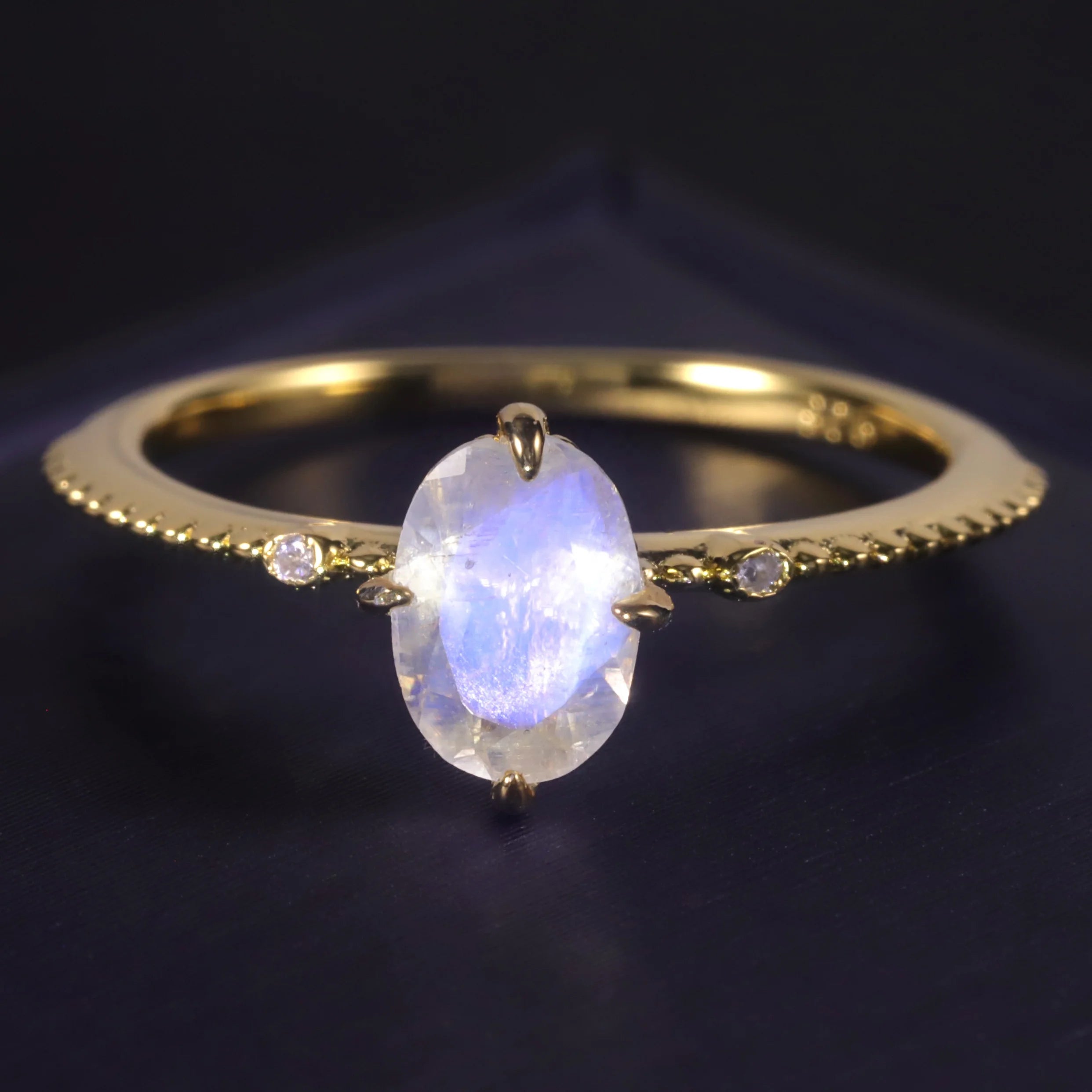 OL0907 Abiding Minimalist Tiny Moonstone Gemstone 925 Silver Wedding Unique Stackable Milky Blue Moonstone Ladies Finger Rings