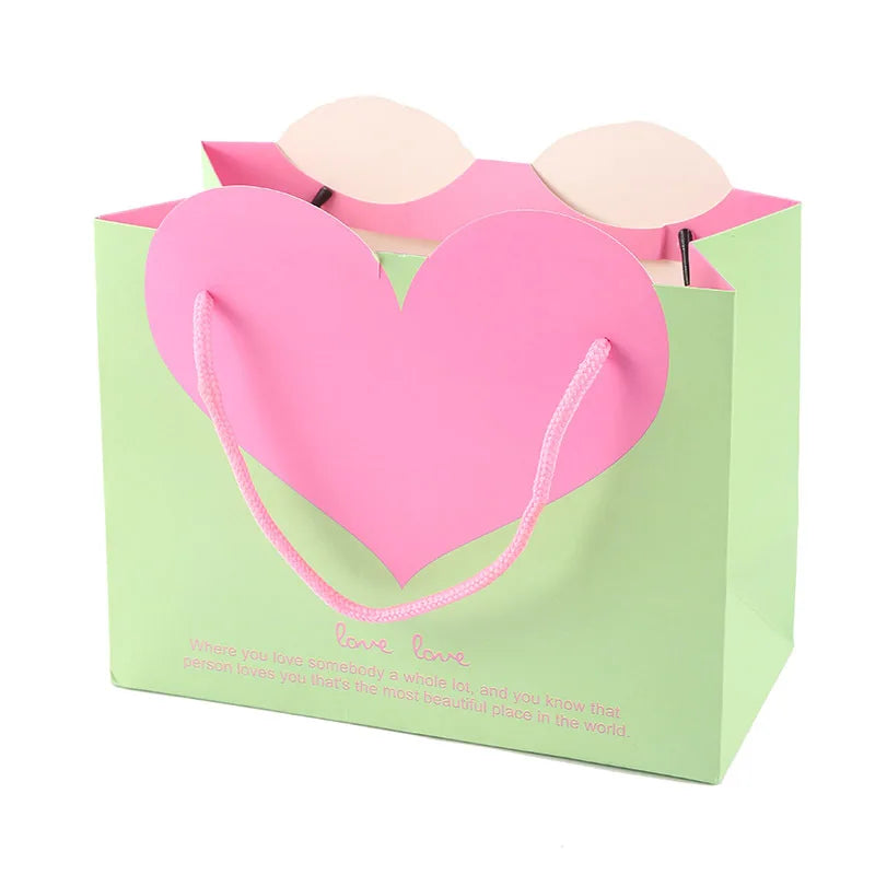Wholesale Heart-shaped Gift Packaging Custom Printed Art Paper Bags with Your Own Logo Recyclable Custom Size for Shoes Clothing