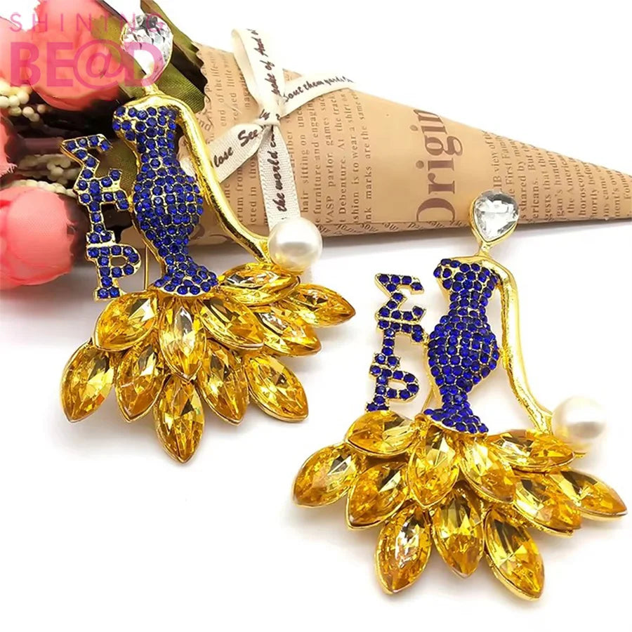 Exquisite Greek Letter Sigma Gamma Rho Sorority Gold Metal Dance Lady Pearl Rhinestone Brooch for Women Suit Jewelry Accessories