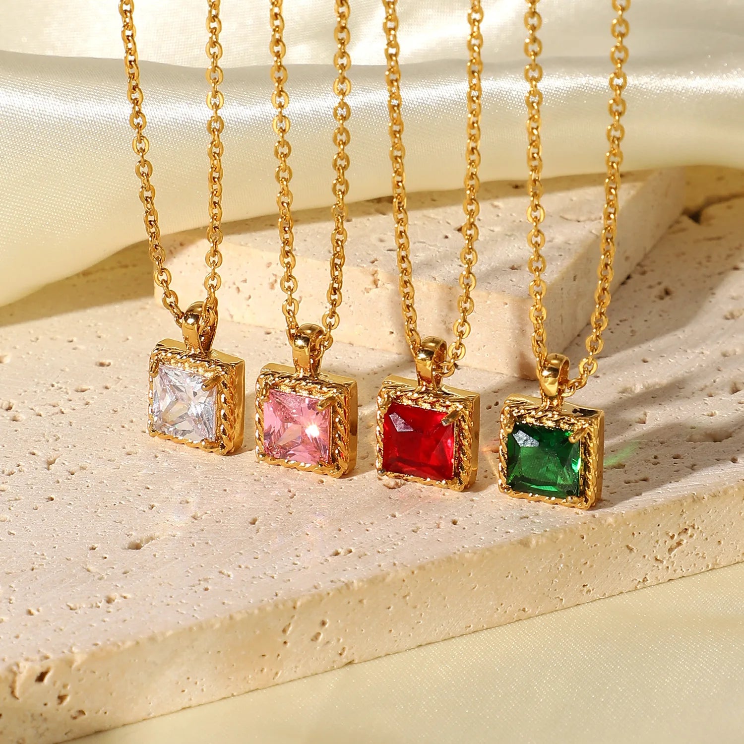 Luxury Vintage Stainless Steel Gold Plated Zircon Diamond Square Pendant Necklace for Women Sparkling Jewelry