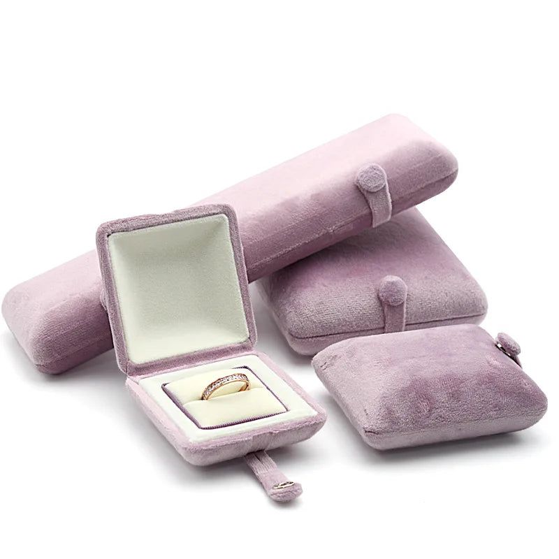 High-End Modern Shell Shape Velvet Jewelry Box with Button for Ring Earring Necklace Pendant Bracelet Storage