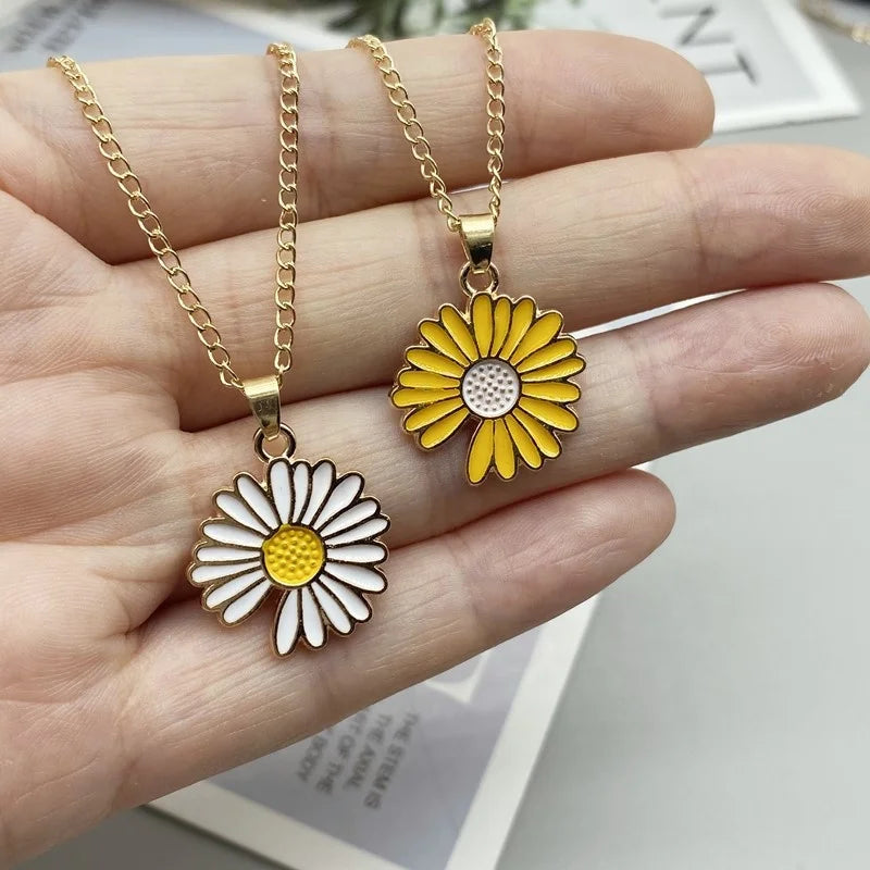 Fashionable Charm Sunflower Daisy Necklace Personality INS Chipped Sunflower Pendant Necklace for Women