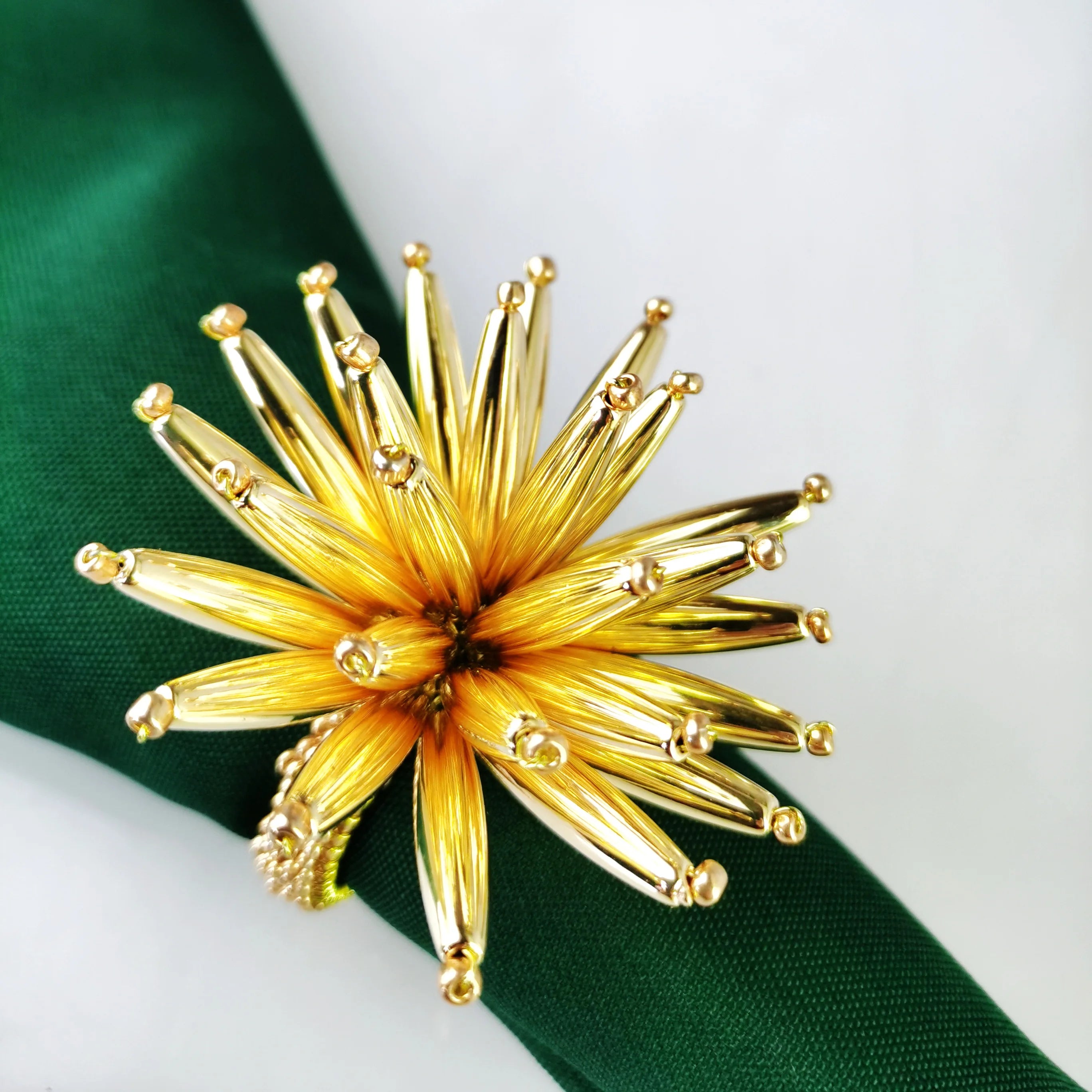 Gold Flower Napkin Ring Handmade Decoration Napkin Holder for Farmhouse Family Gathering Table Decor Bulk Order