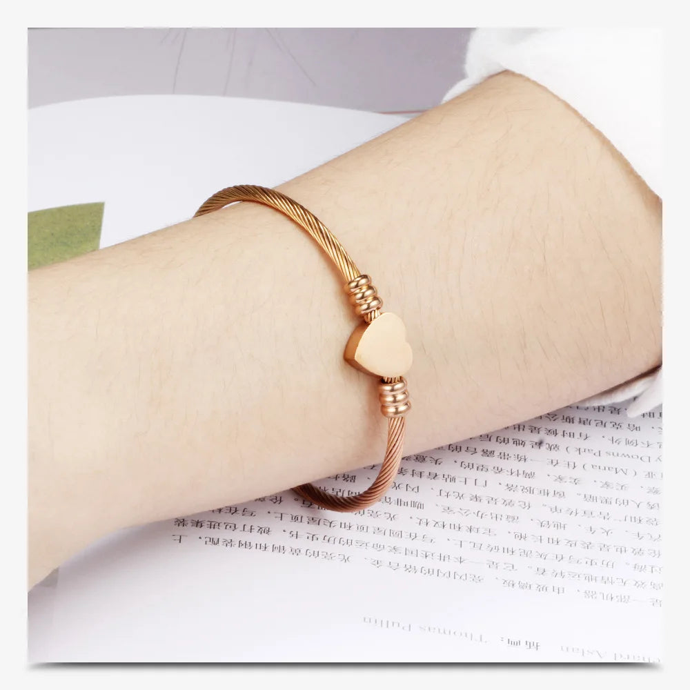 Fatingna Women's Tricolor Stainless Steel Bangle Titanium Rose Gold Heart Shaped Jewelry Fashion Bracelet