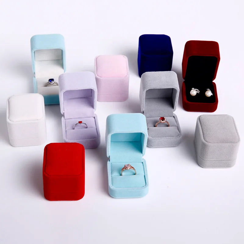 Wholesale Jewelry Packaging Pink Gray Small Portable Velvet Flannel Engagement Ring Box for Wedding