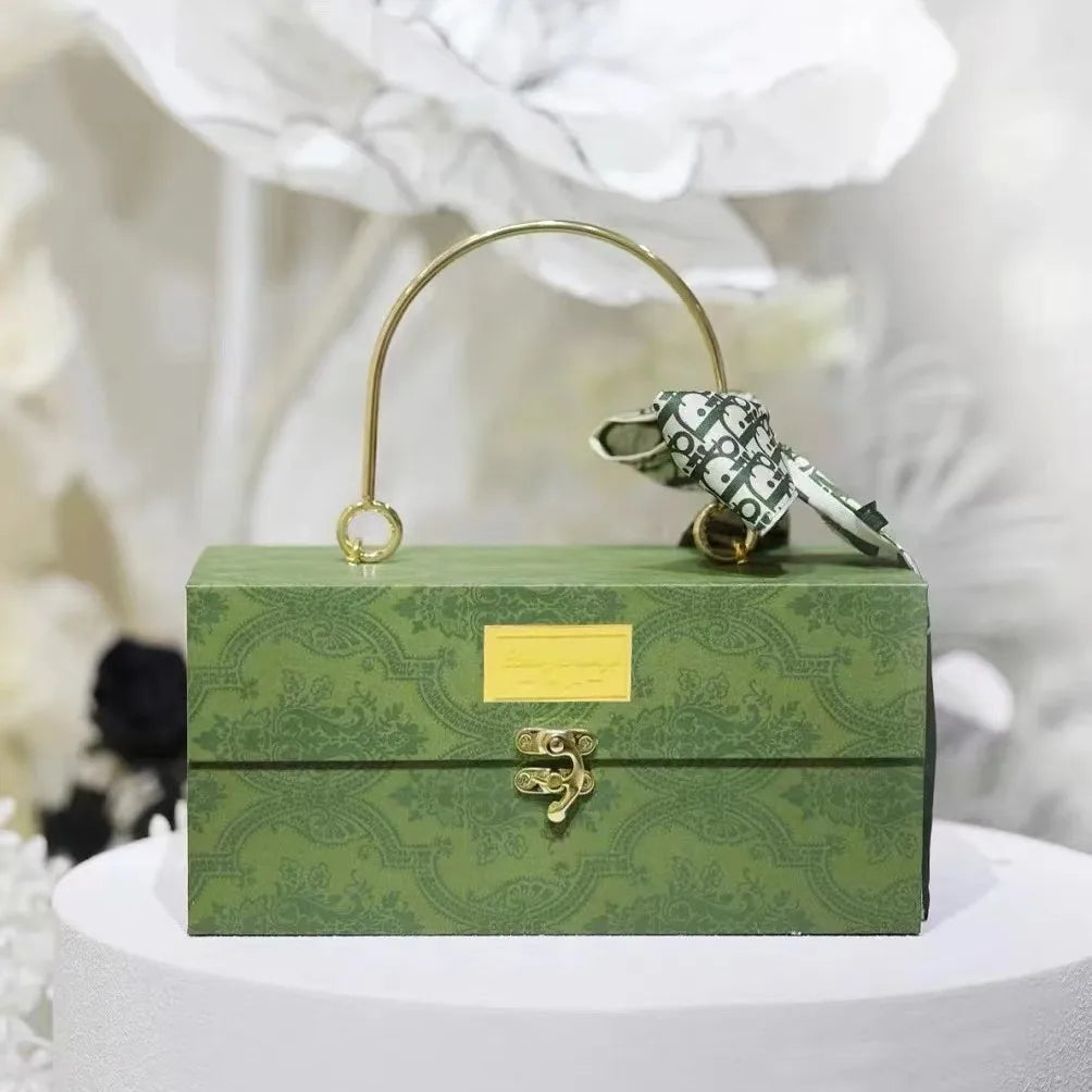Wholesale Retro Style Paper Gift Boxes with Metallic Handle and Ribbon Flower Perfume Cosmetic Jewelry Gift Box Decoration Boxes